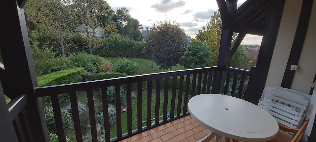 Appartement Domaine Des Yearlings Deauville Bagian luar foto