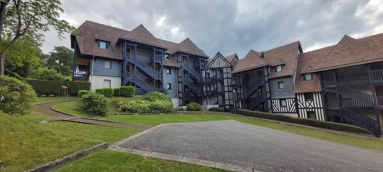 Appartement Domaine Des Yearlings Deauville Bagian luar foto